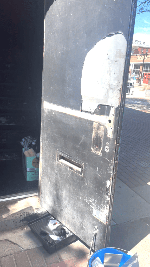 ratchet gold door mural initial paint pull